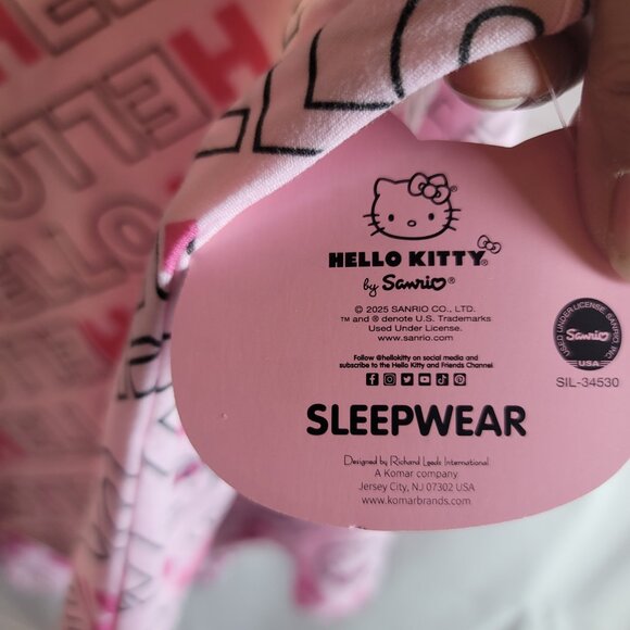 Sanrio Hello Kitty Sleepwear Size Large (NWT) - Picture 2 of 8
